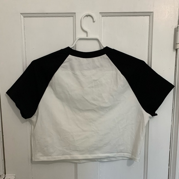 H&M Cropped Ontario Ringer Tee - Picture 3 of 7